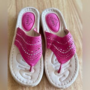 Cliffs by White Mountain Hot Pink Sandals